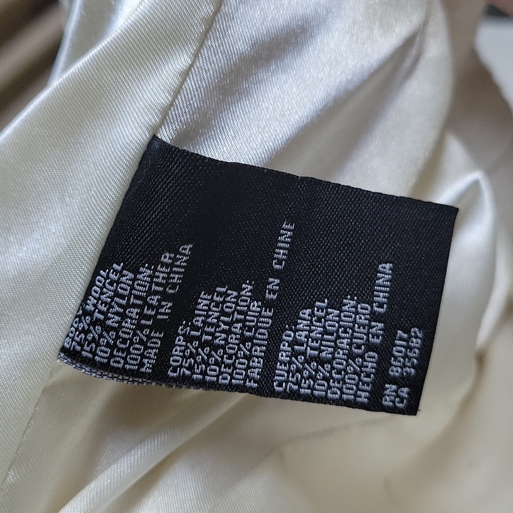 Bebe white jacket in a size - Picture 9 of 9